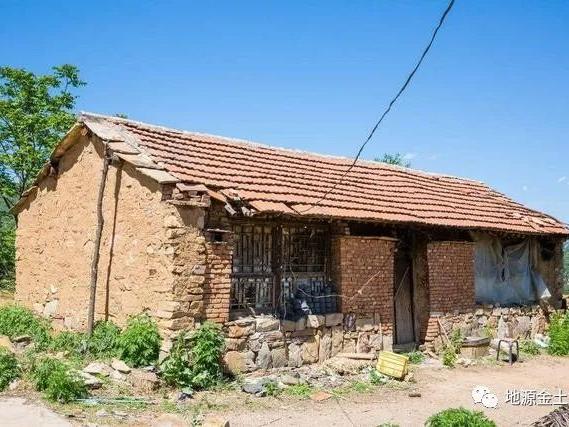 村集体在什么情况下可以收回农民宅基地？